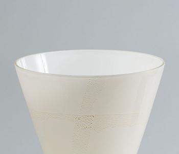 A CENEDESE MURANO INCAMMICIATO GLASS VASE, later part of the 20th cnenury.