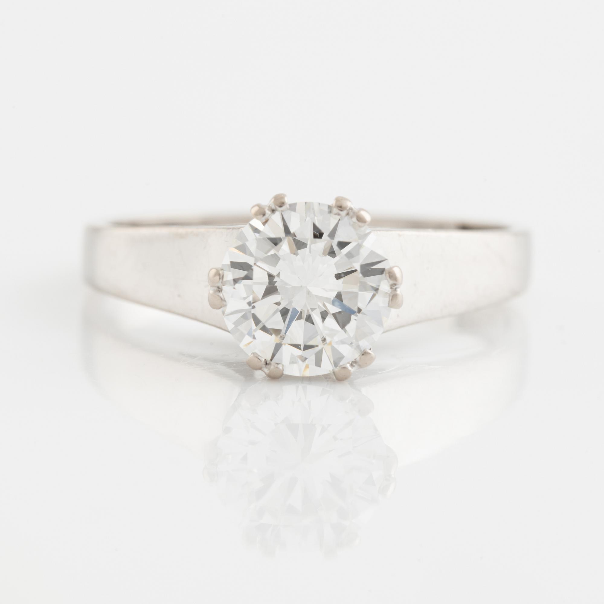 Ring, solitär, vitguld med briljantslipad diamant, 1,33 ct.