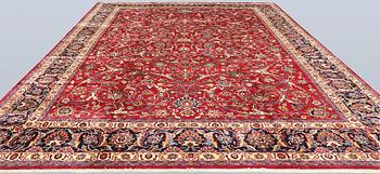 A Meshed carpet, approx. 508 x 343 cm.