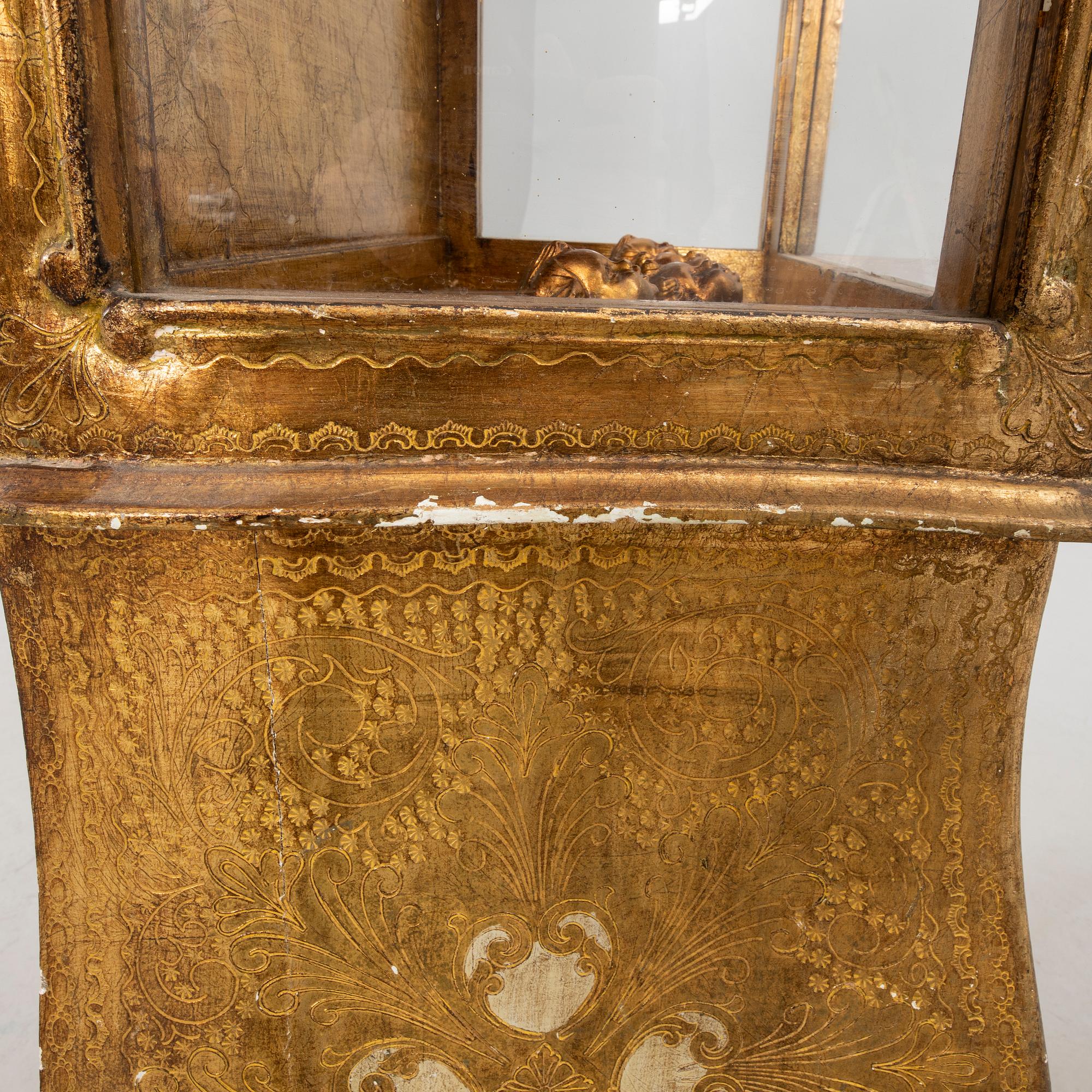 Vitrinskåp Louis XV-stil Italien 1900-talets senare del.