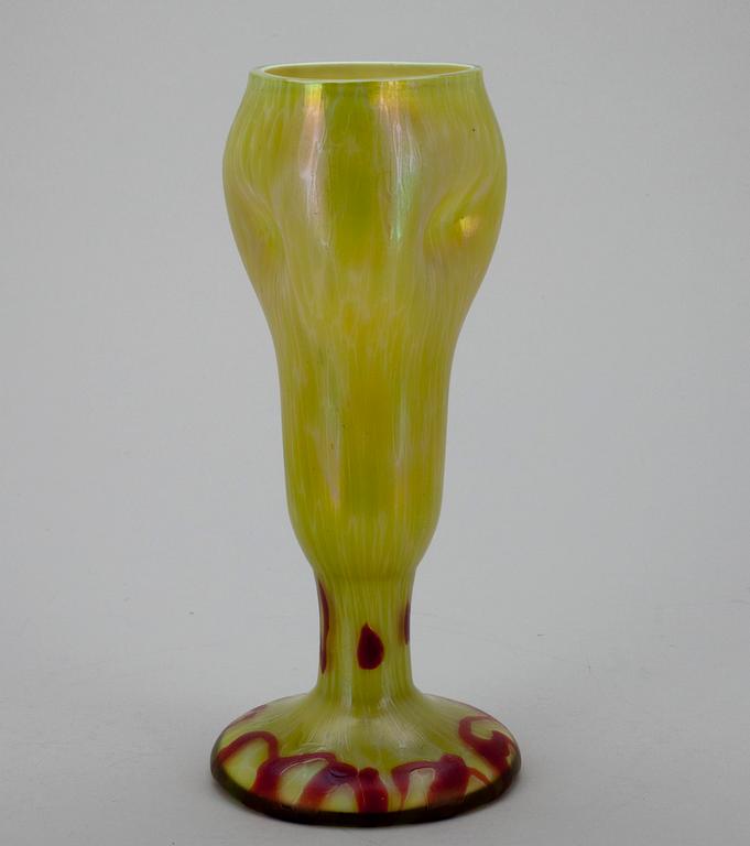 VAS, glas, Lötz-stil, 1900-tal.