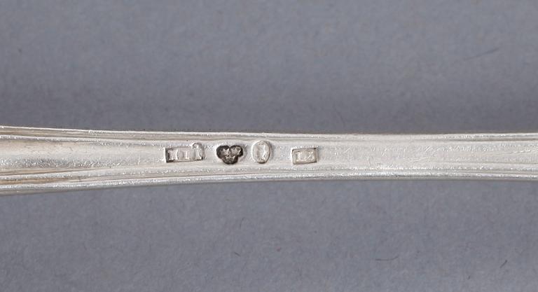 PARTI SILVER, 13 delar, bl.a Lars Larsson, Göteborg, 1849. Total vikt ca 630 gram.