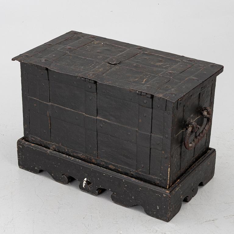 Baroque strongbox, 18th century.