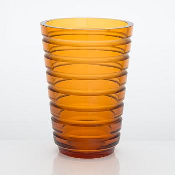 Göran Hongell, vas, glas, signerad Karhula G.H. -35.