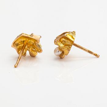 Björn Weckström, "Saana", a pair of 14K gold earrings with cultured pearls. Lapponia.