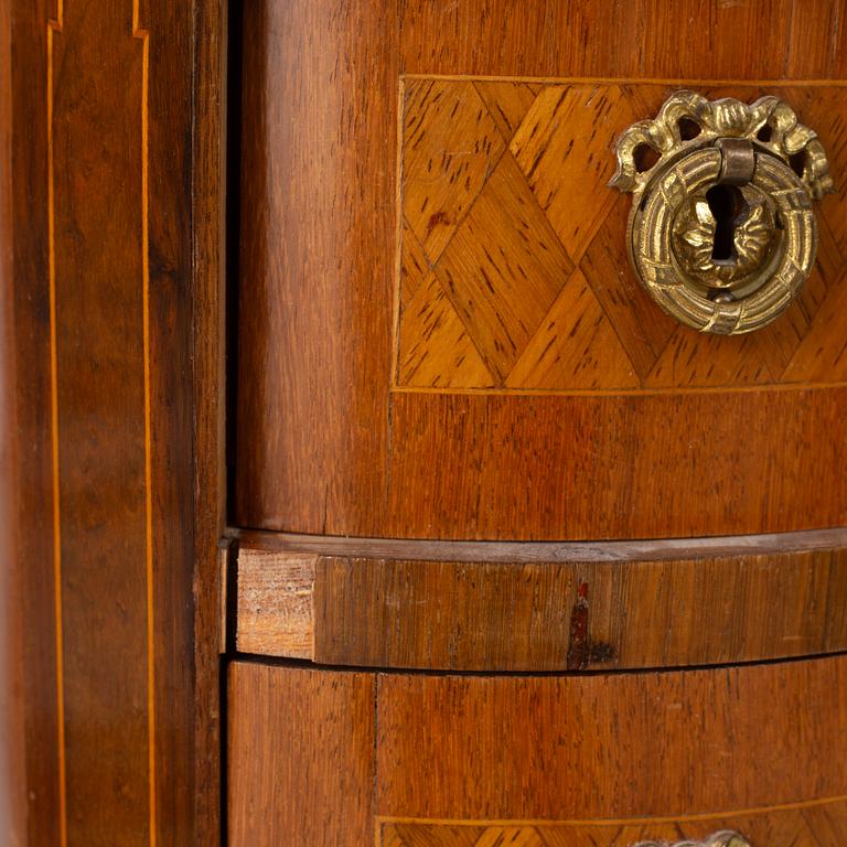 A Louis XVI-Style Chest of Drawers, early 20th Century.