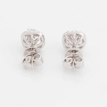 A pair of 18K white gold earrings with round brilliant-cut diamonds with a total weight of ca 1.30 cts.