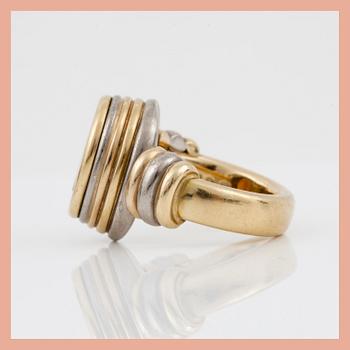 RING med oval facetterad citrin ca 4.56 ct. Tillverkad av Gaudy, Stockholm 1997.