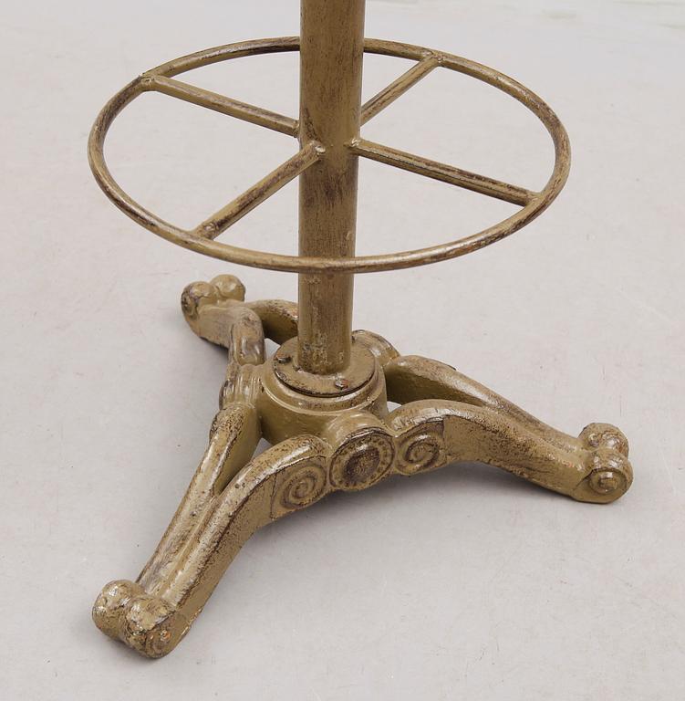 BARSTOL, gjutjärn, 1900-talets andra hälft.