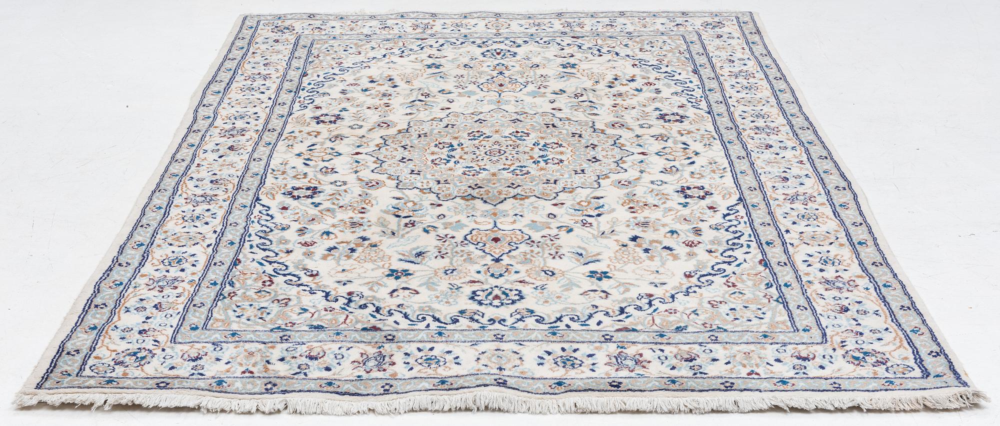 Carpet, Nain, approx. 310 x 200 cm.