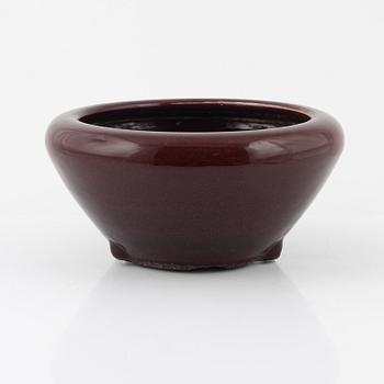 A sang de boef glazed censer, late Qing dynasty, circa 1900.