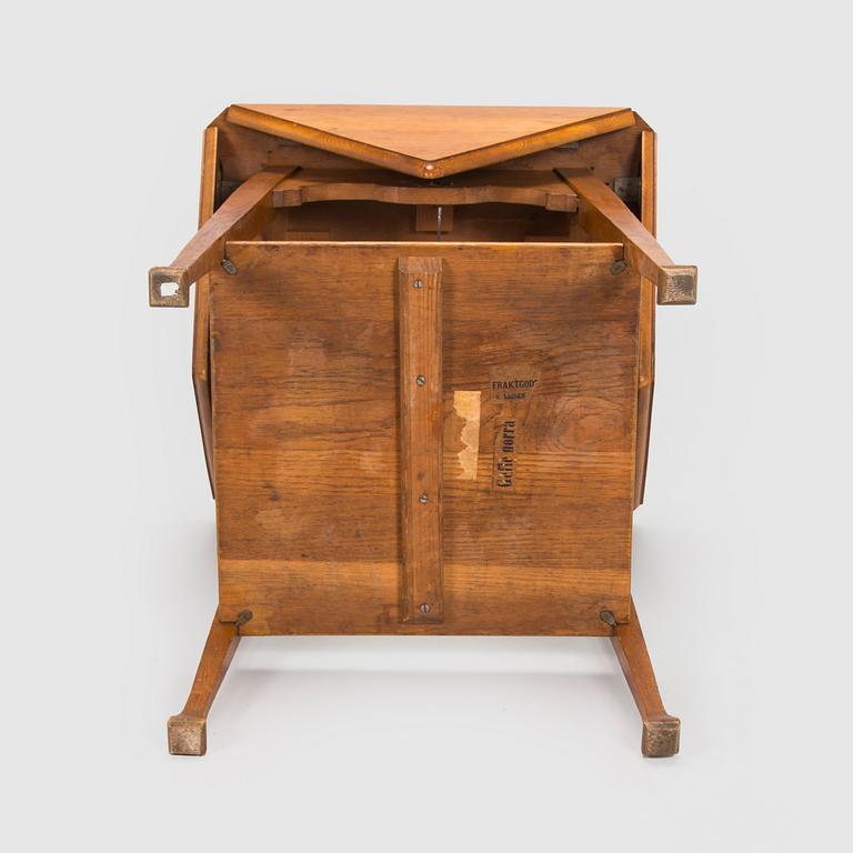 Drop-leaf table, Sweden, early 20th century.