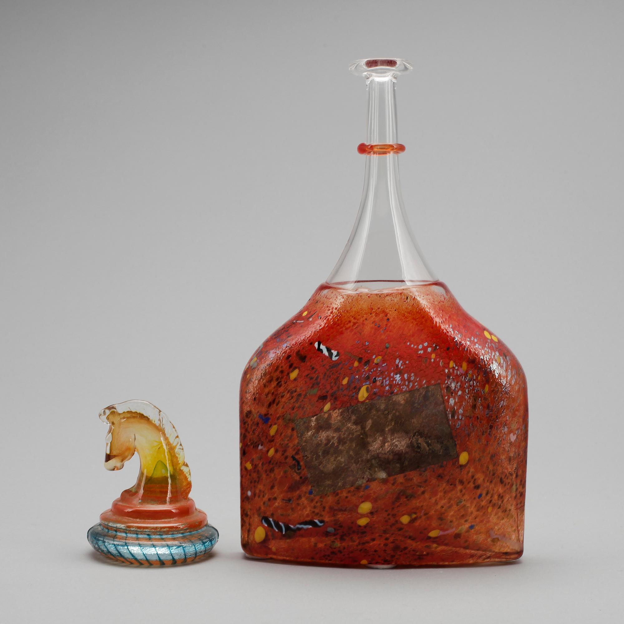 FIGURIN samt FLASKA , glas, Kjell Engman och Bertil Vallin, Kosta.