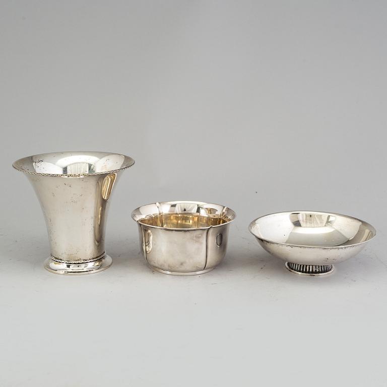 Two silver bowls and one vase, one.