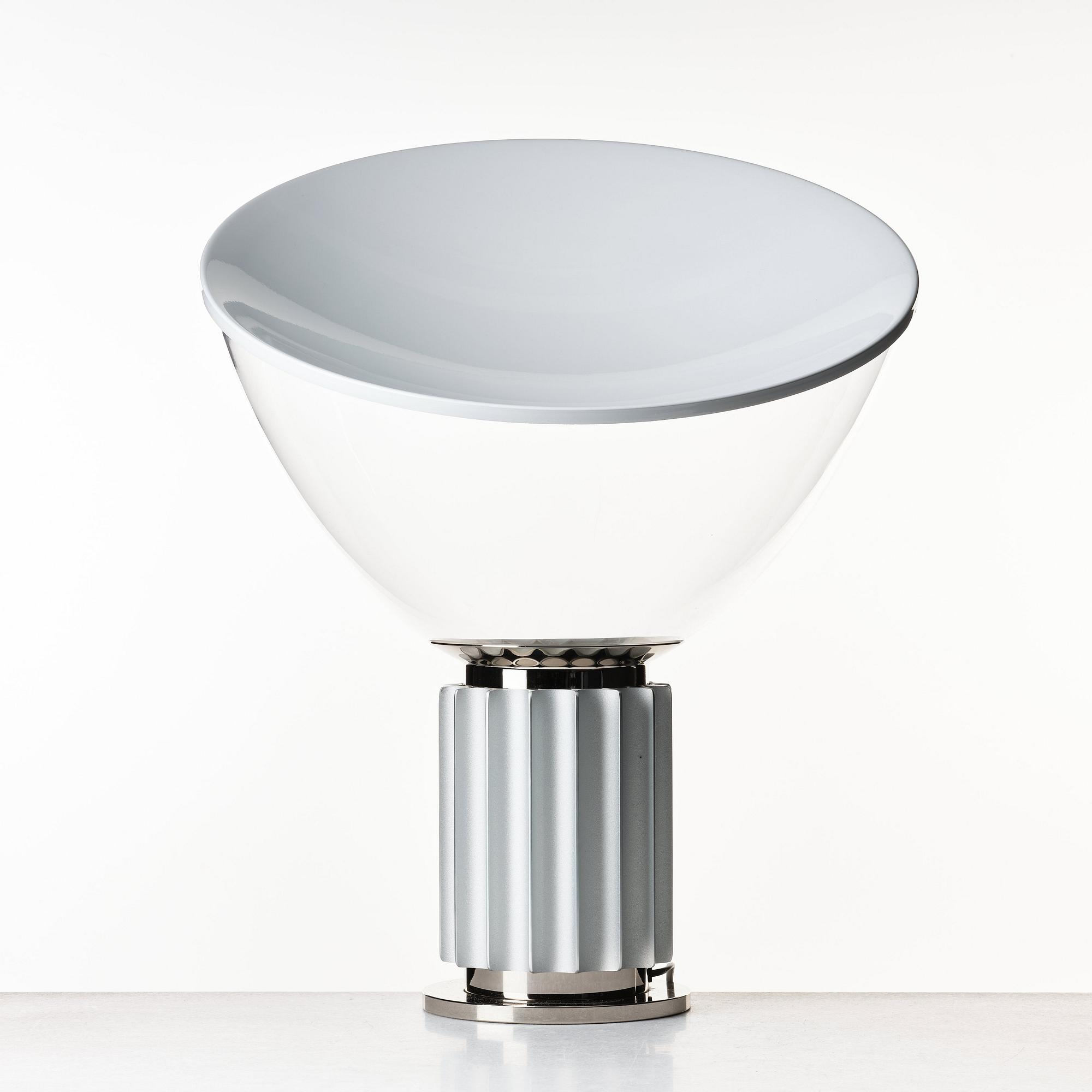 Achille Castiglioni, & Pier Giacomo Castiglioni, bordslampor 1 par, "Taccia", Flos, Italien efter 1962.