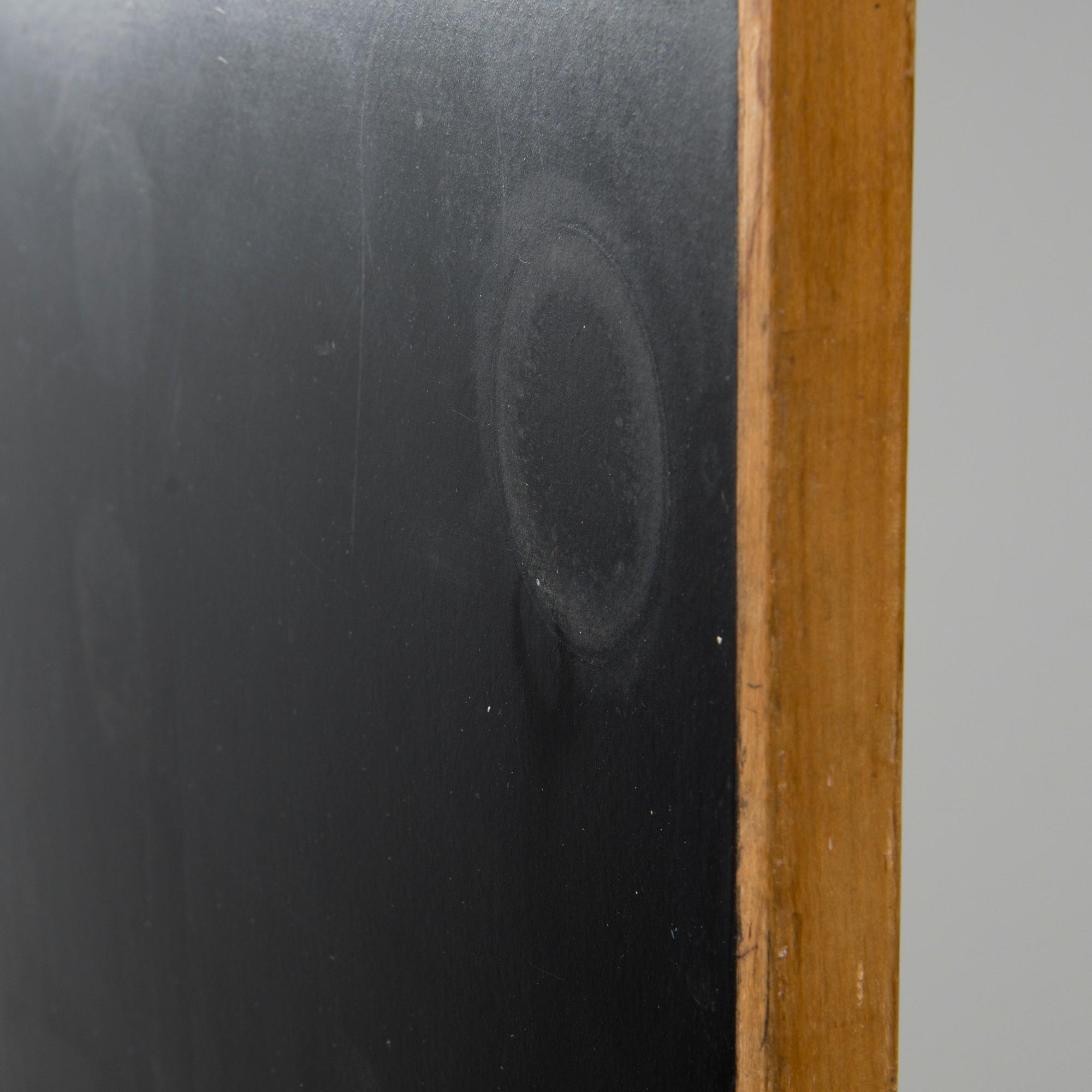 ALVAR AALTO, musta linoleum pöytälevy, 1960/1970-luku.