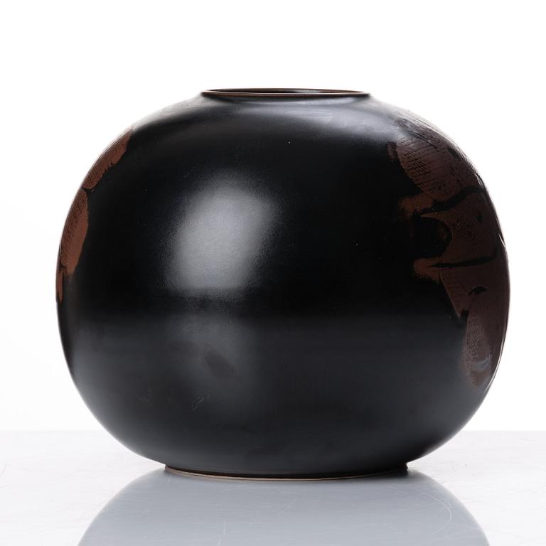 Stig Lindberg, a stoneware vase, Gustavsberg studio, Sweden 1970.