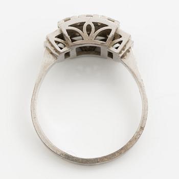Ring, 18K white gold set with brilliant-cut and octagonal-cut diamonds.