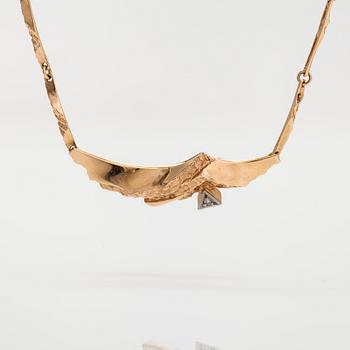 Necklace, 14K gold with a 0.01 ct diamond. Finnish hallmarks.