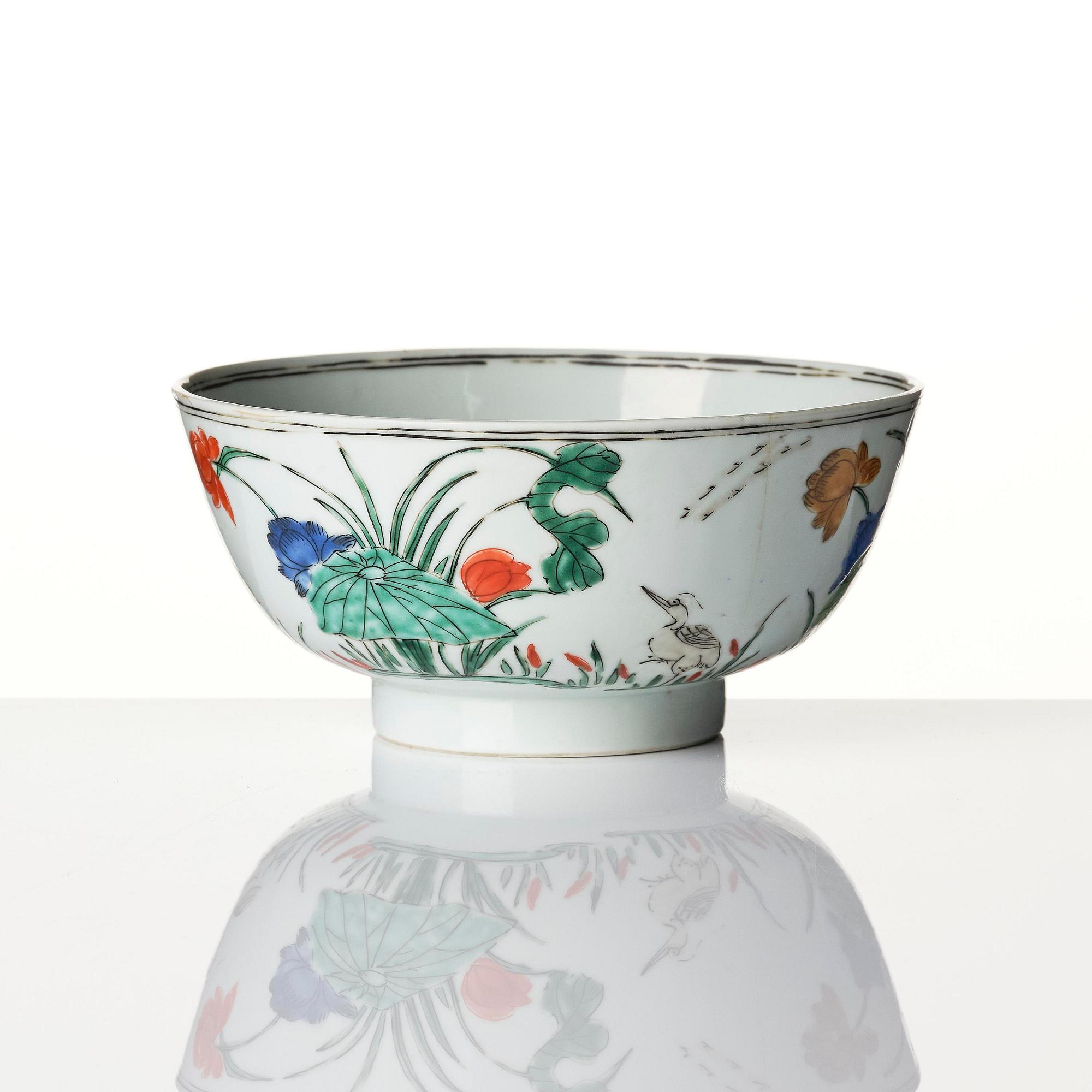 A famille verte bowl, tea caddy and mallet shaped vase, Qing dynasty, Kangxi (1662-1722).