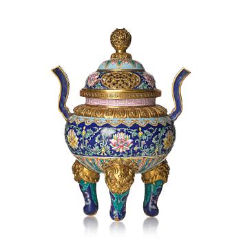 984. An enamel on copper censer, late Qing dynasty/Republic with a blue enamel Qianlong mark.