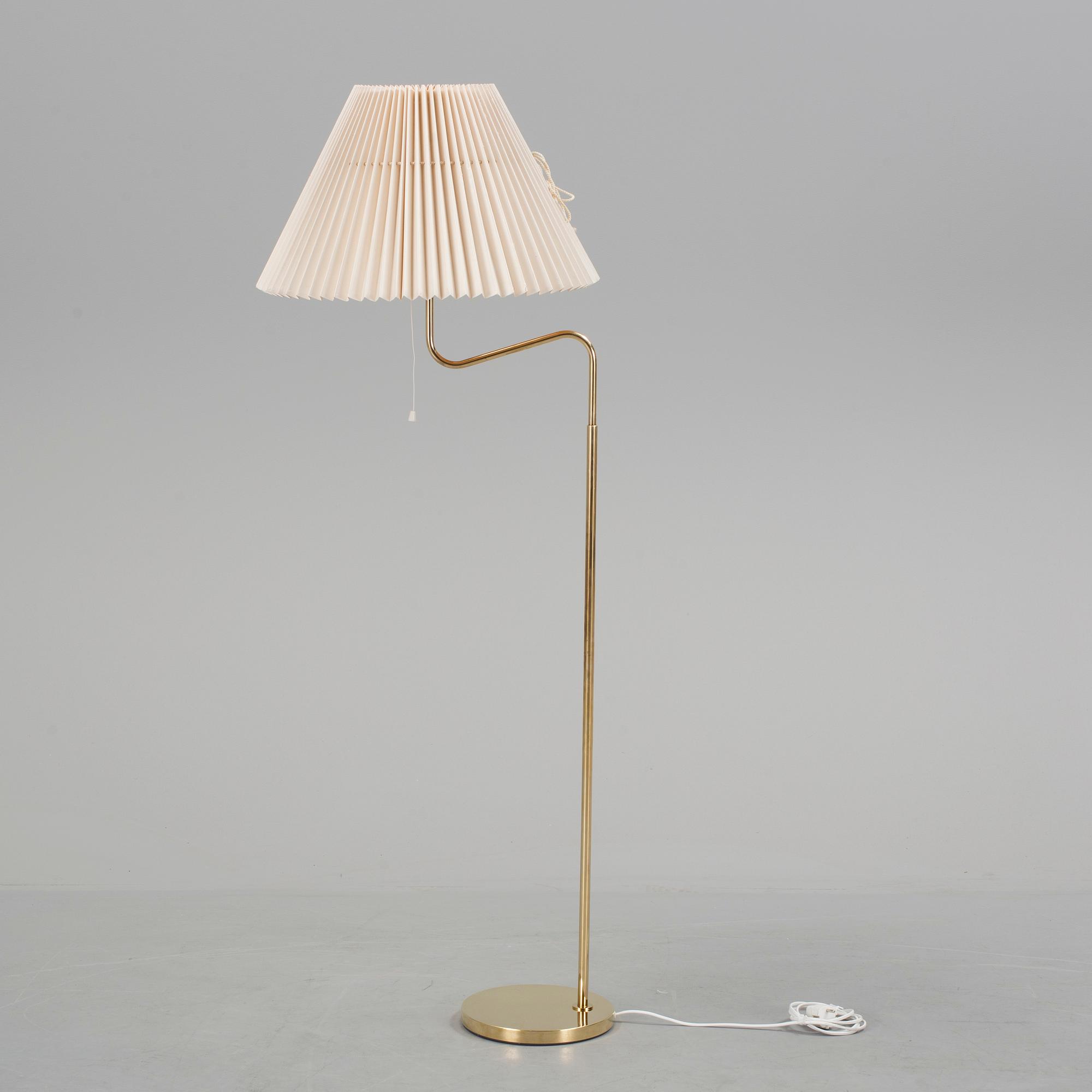 GOLVLAMPA, mässing modell G 145, Bergboms, 1900-taleta andra hälft.