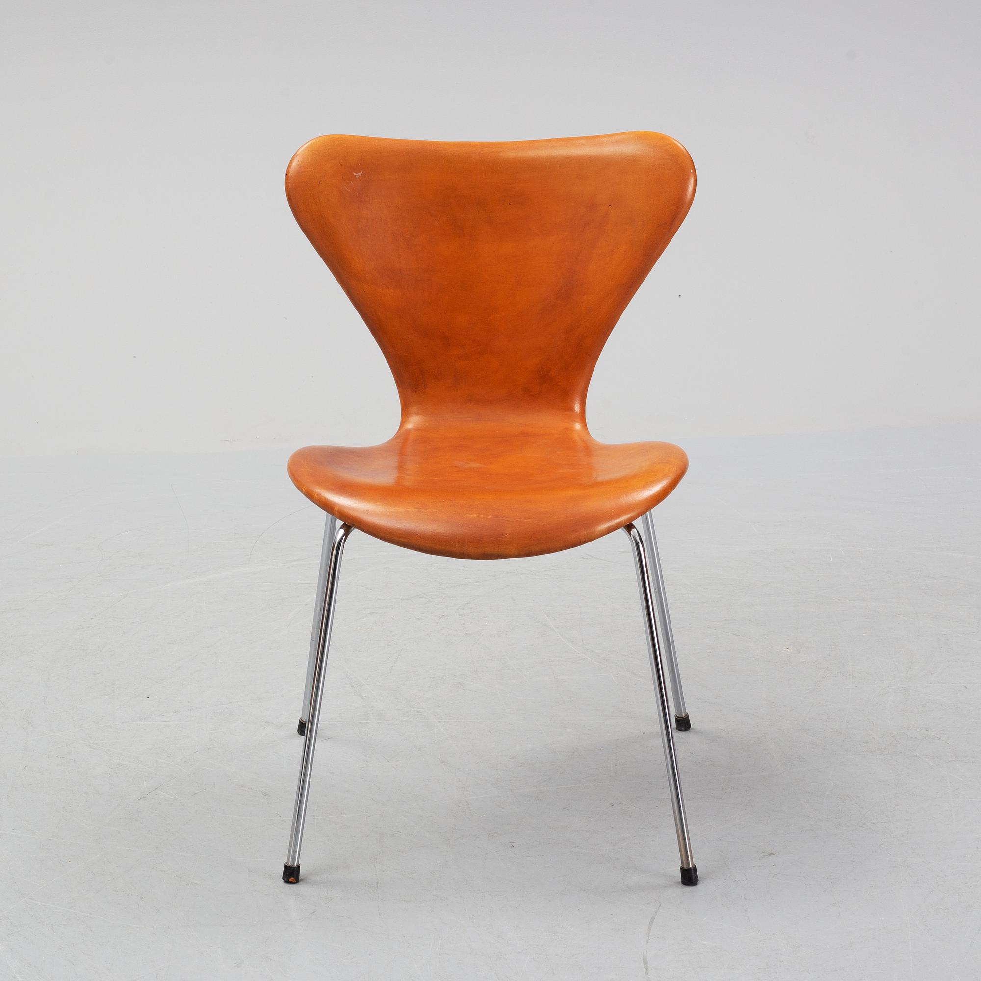 Arne Jacobsen, a leather 'Series 7' chair, Fritz Hansen, Denmark.