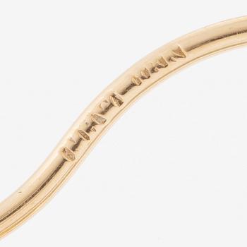Hedvig Westermark, ett par örhängen 18K guld med pärlor.
