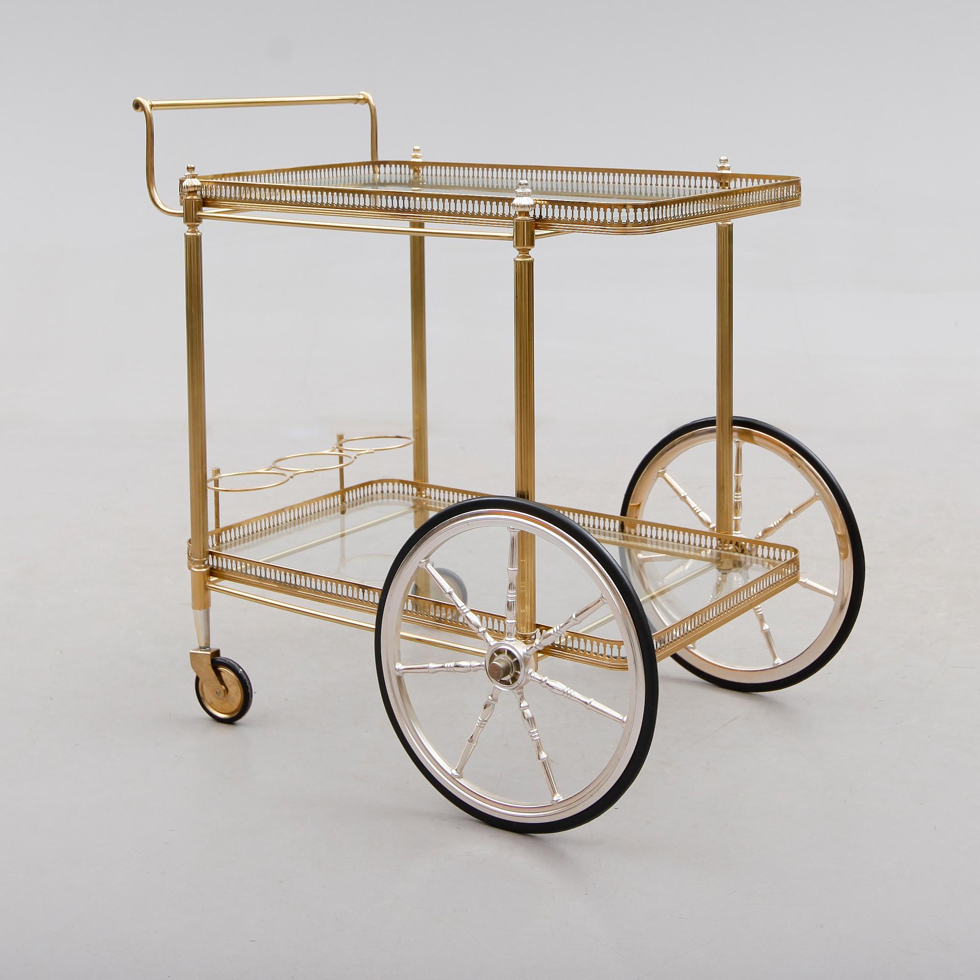 SERVERINGSVAGN, 1900-talets andra hälft.