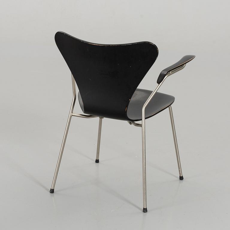 ARNE JACOBSEN, karmstol, "Sjuan", Fritz Hansen.