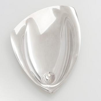 Tapio Wirkkala, A silver dish and letter knife, Kultakeskus Hämeenlinna 1960 and 1964.