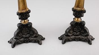 KANDELABRAR, 1 par, patinerad metall, empirestil, 1900-tal.
