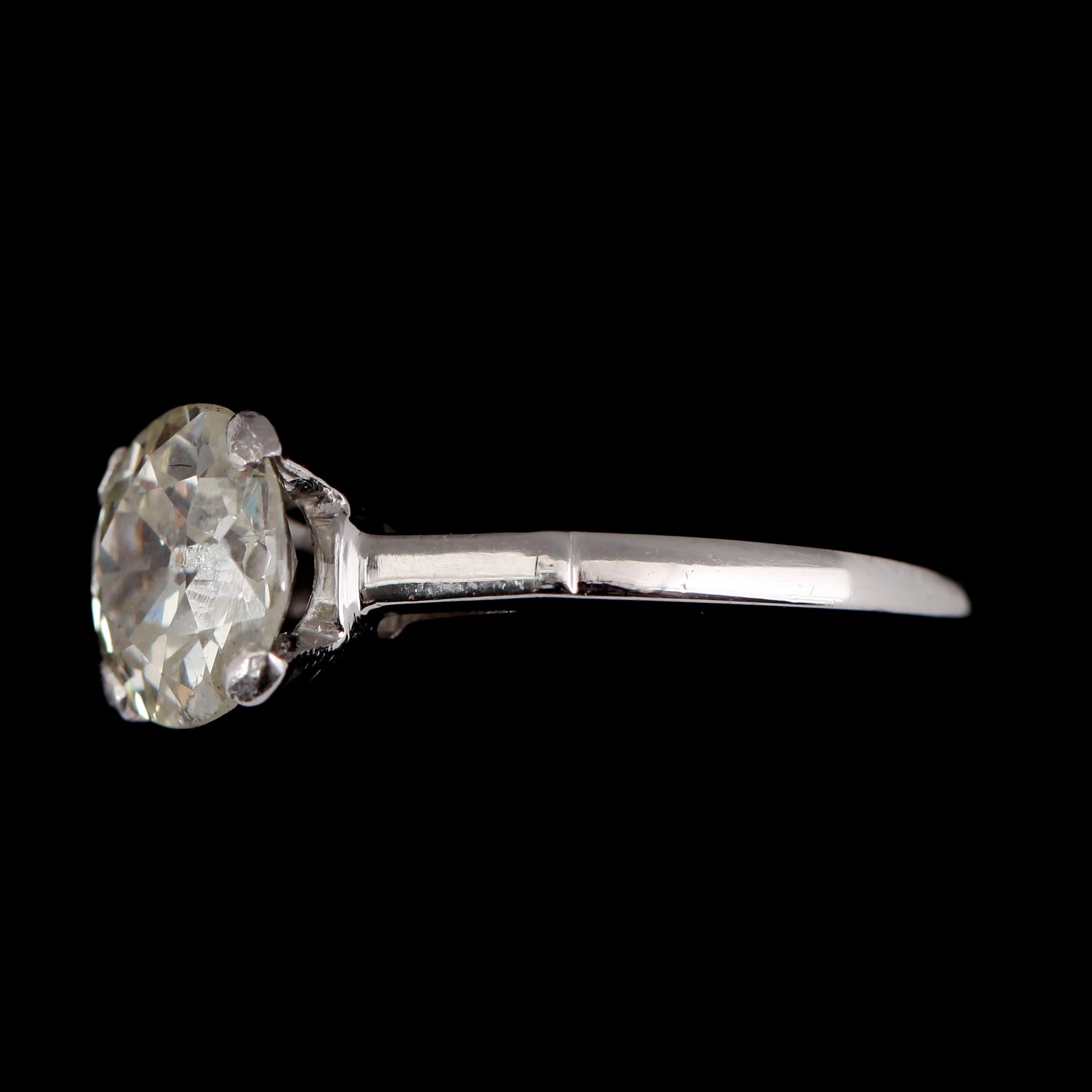 RING, platina, solitär briljantslipad diamant 2.26 ct.