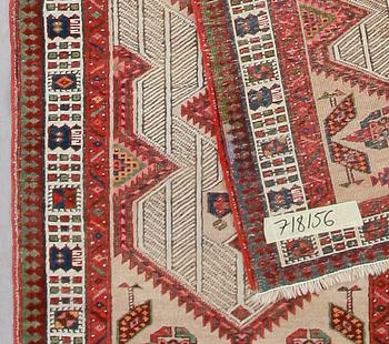 MATTA, Hamadan. Ca 329 x 91 cm.