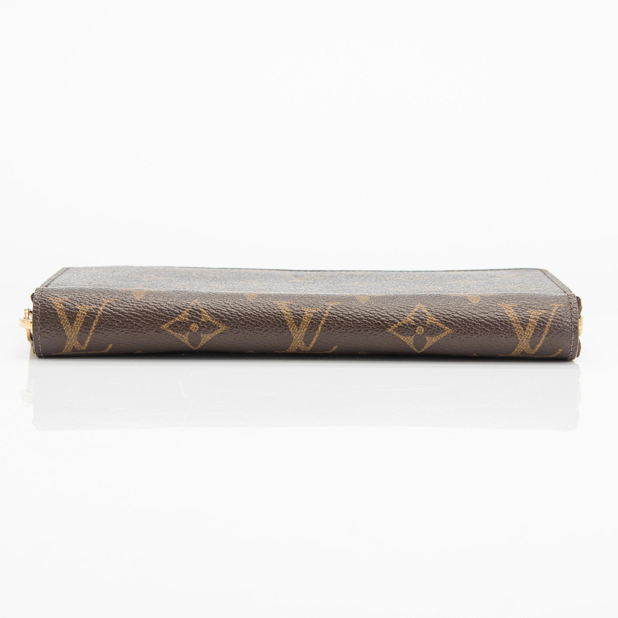 Louis Vuitton, A monogram canvas 'Zippy' wallet.