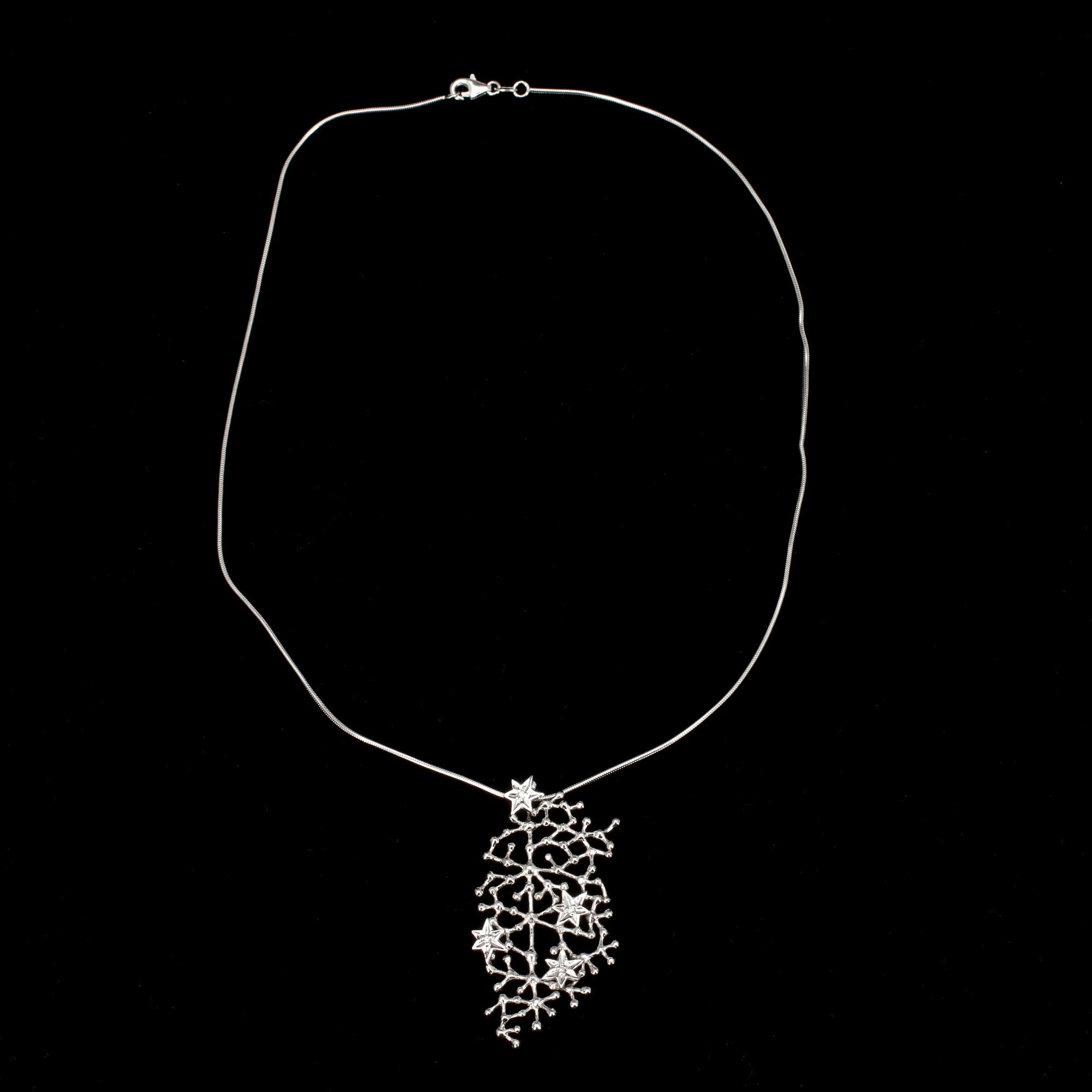 HALSSMYCKE, Tapio Wirkkala, Kultakeskus, Tavastehus. 1900-talets slut/2000-talets början. Vikt 11,3 g.