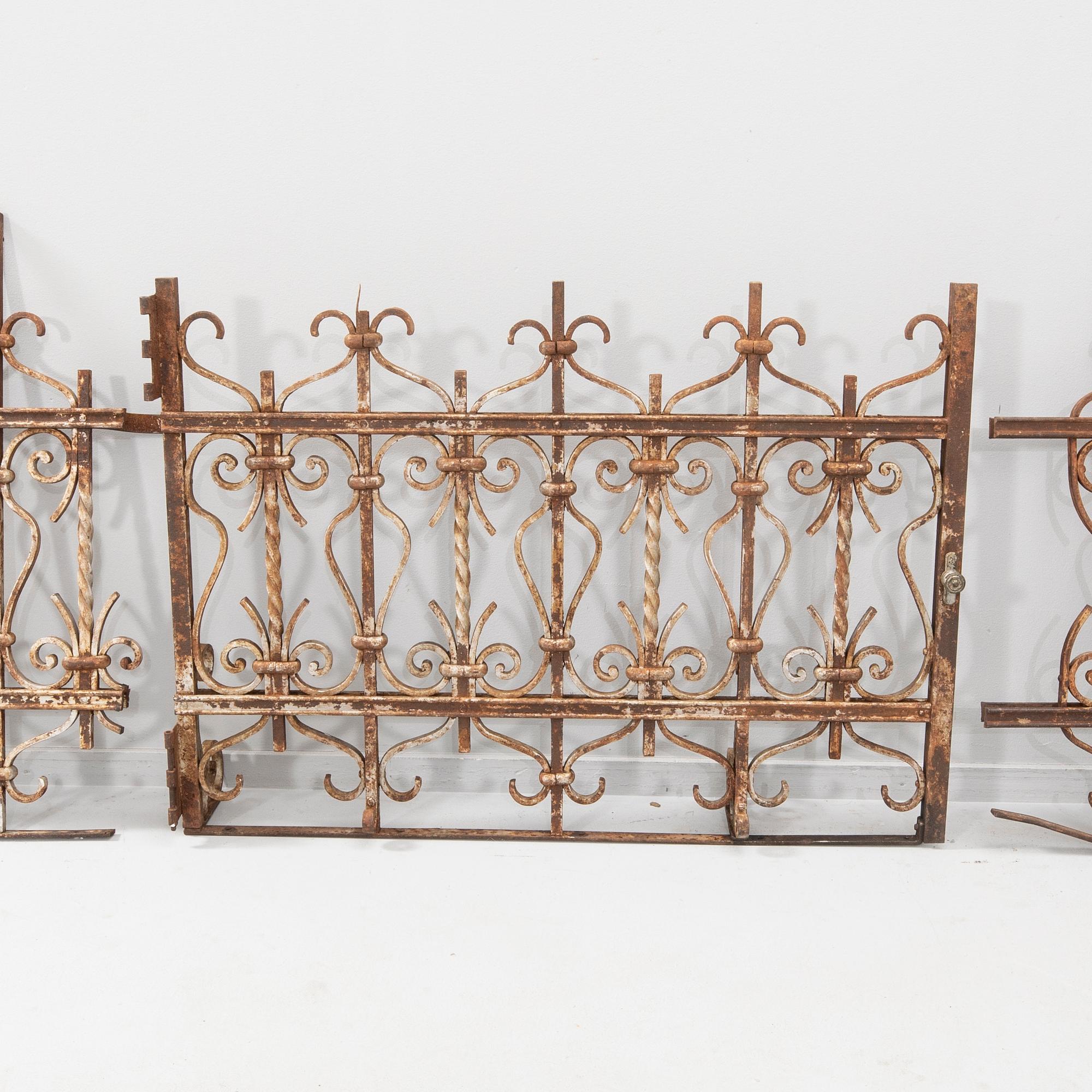 Staket 5 sektioner omkring 1900 smide.