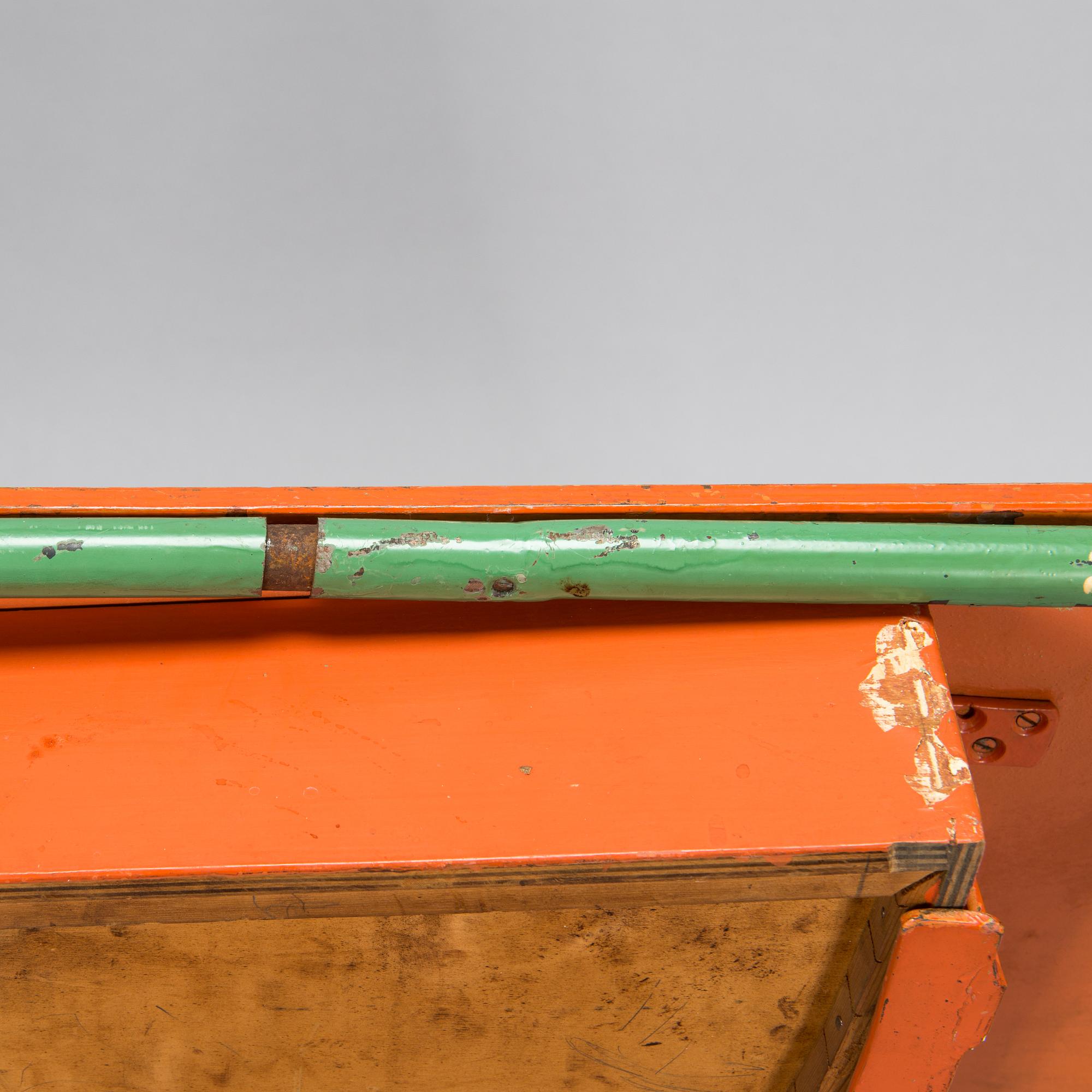 Alvar Aalto, väitetty, pöytä, valmistaja  Aug. Louhen Rautasänkytehdas ja Valimo Oy, Turku 1930-luvun alku.