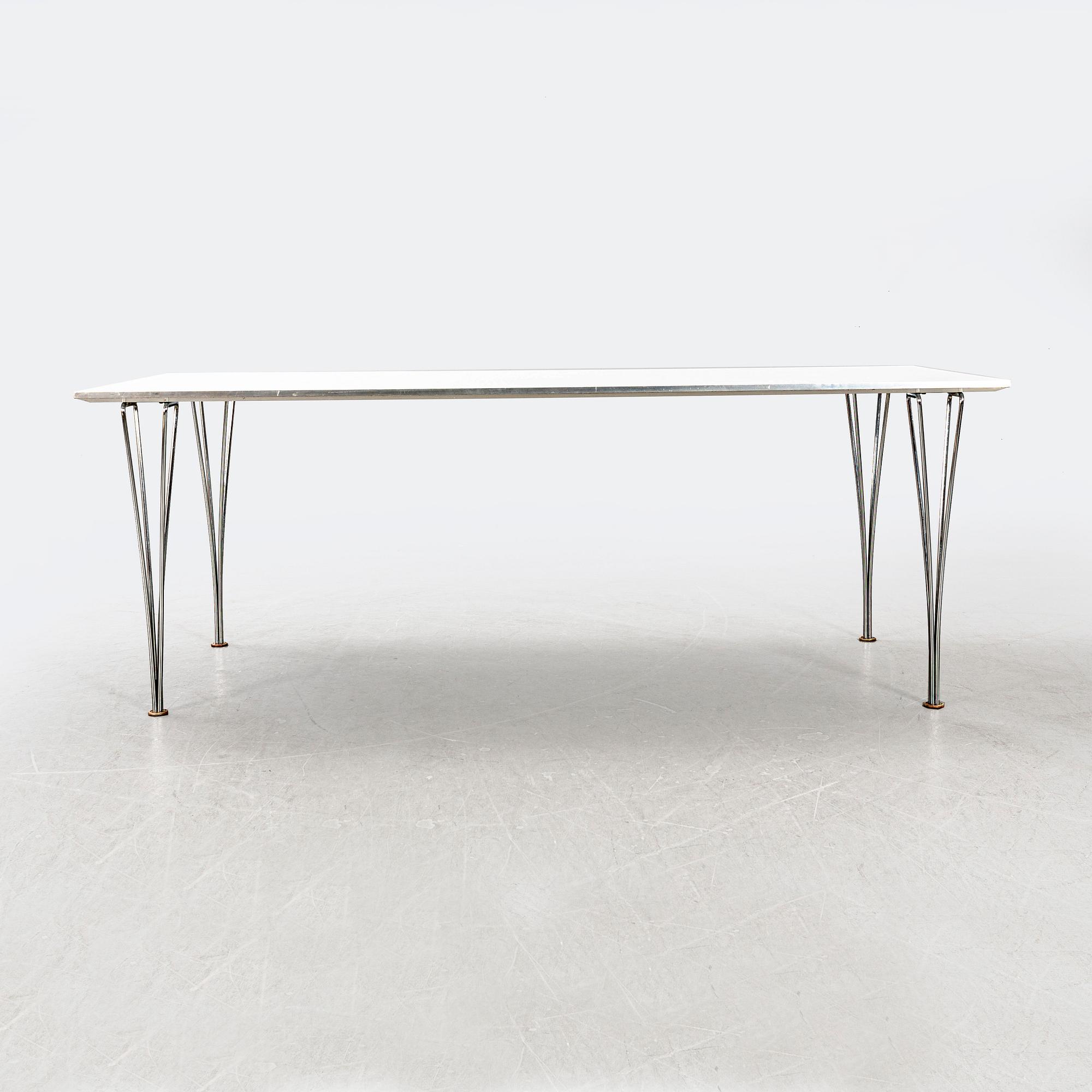 Bruno Mathsson & Piet Hein, bord för Fritz Hansen, 1986.