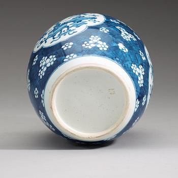 A blue and white jar, Qing dynasty, 18th Century.