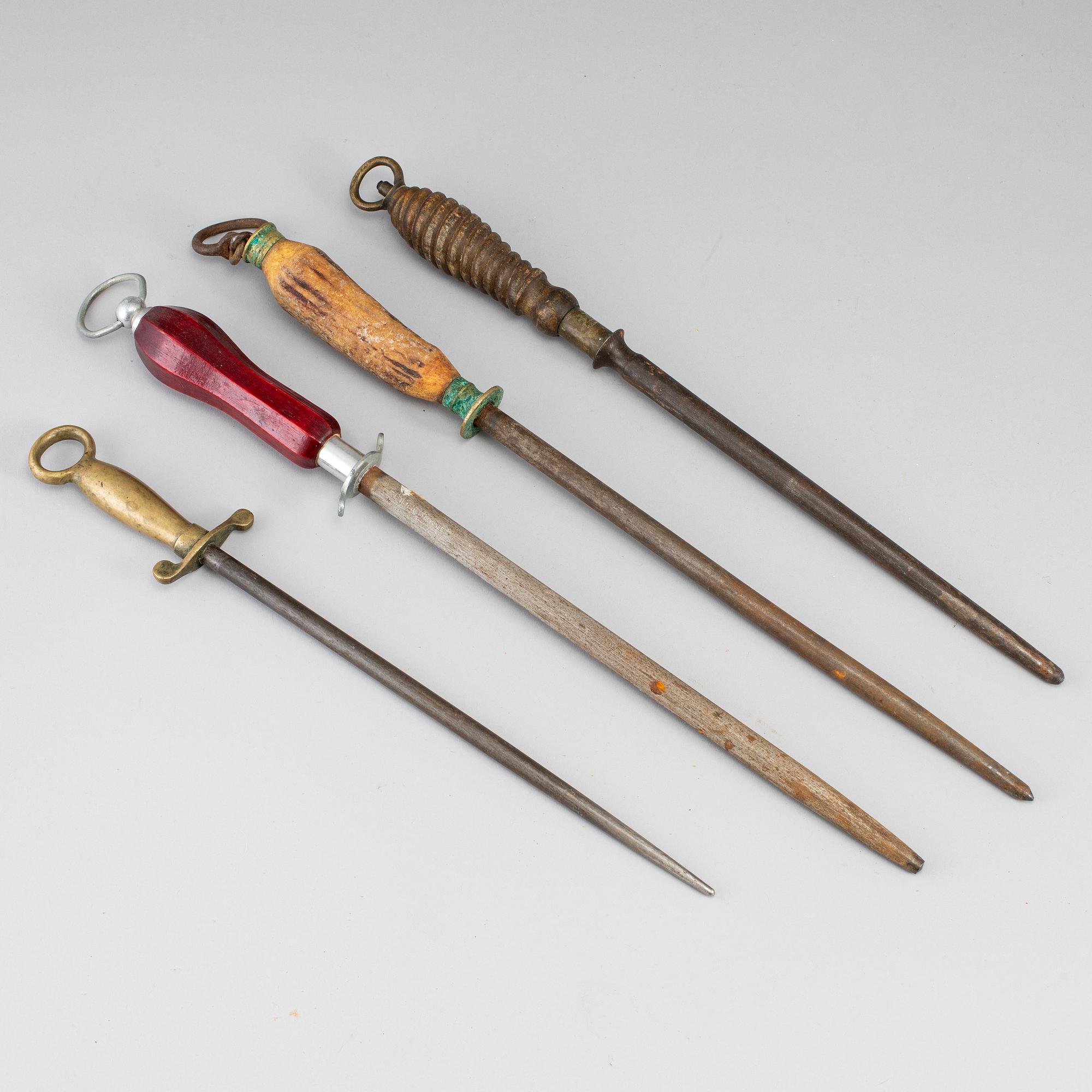 BRYNJÄRN, 4 st, stål, omkring år 1900.