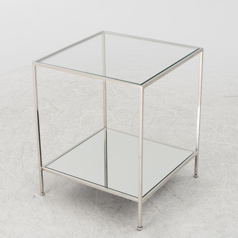 Ruth & Joanna, sidobord.