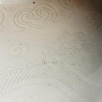 Vas, porslin. Qingdynastin, 1800-tal.