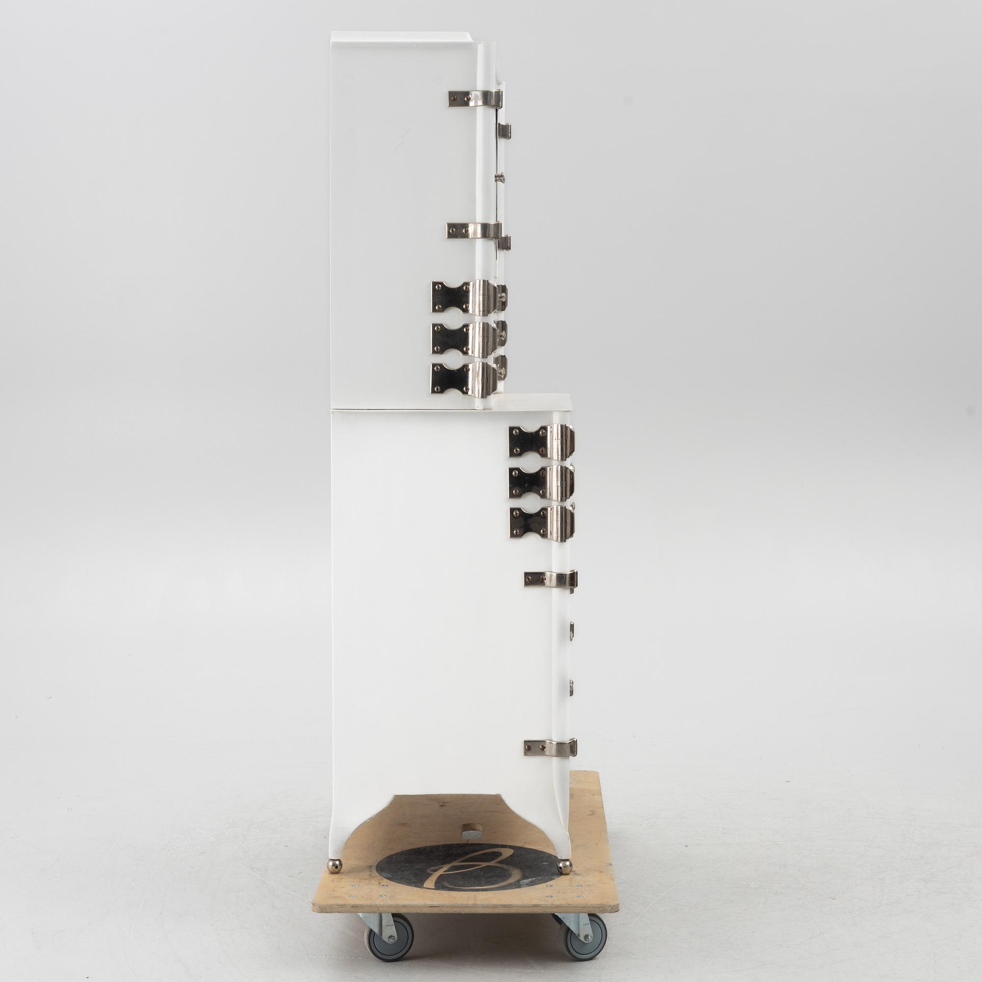 Dentist's cabinet, circa the mid-20th century.