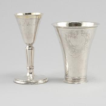 BÄGARE samt GLAS, silver, Sverige, 1700-tal, vikt 153 g.