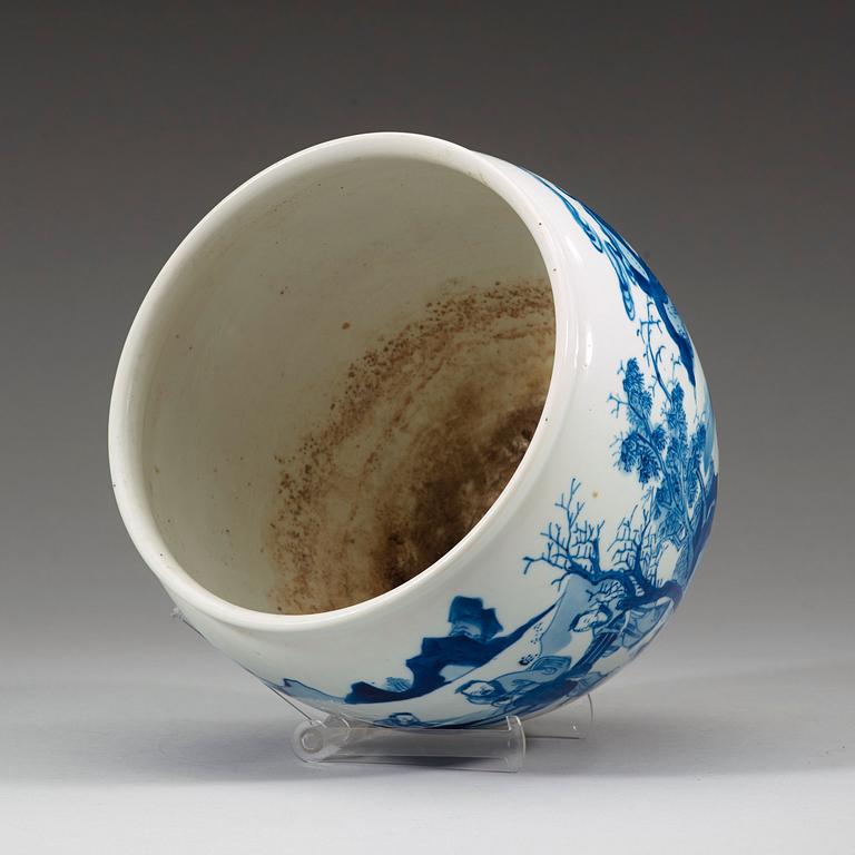 A blue and white pot, Qing dynasty with a Chenghua six character mark, 18th century.