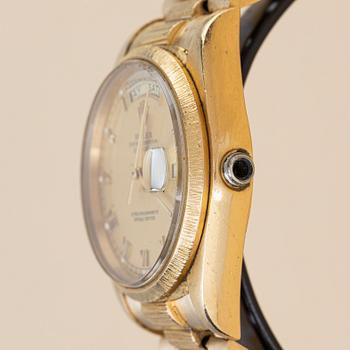 Rolex, Day-Date, "Bark Finish", "Lemon Roman Dial + extra Champagne Dial", ca 1981.