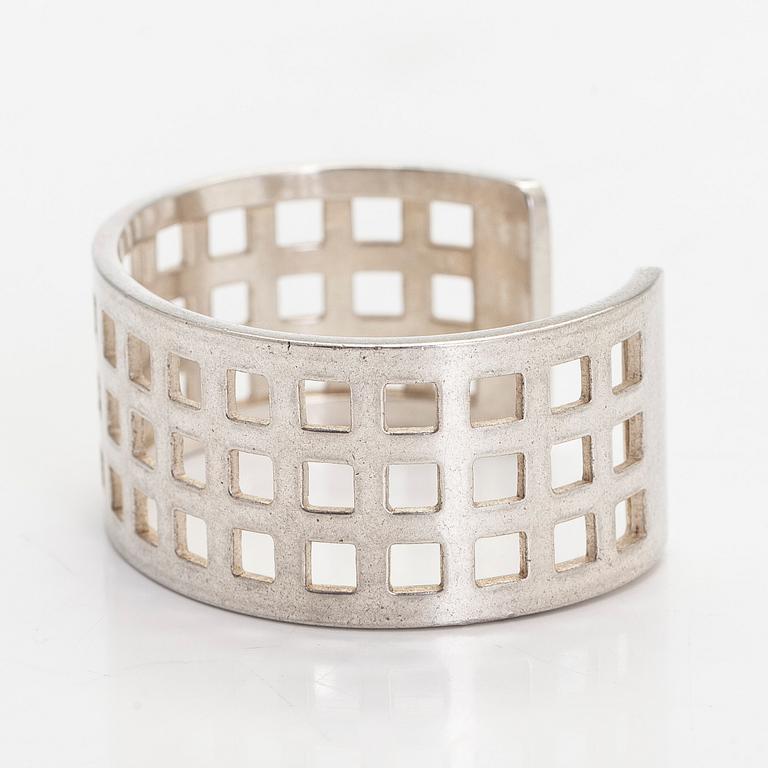 Marja Suna, bracelet, "Selma Bridge", silver, Kaunis Koru, Helsinki 2000.