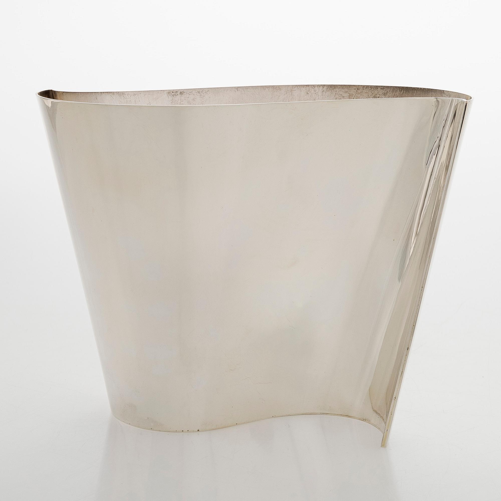 Pekka Piekäinen, vas, sterlingsilver, "Finlandia", Platinoro, Åbo.