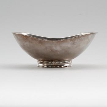 SKÅL, silver, Vera Ferngren, GAB, Stockholm 1967. Vikt ca 242 gram.